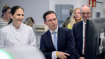 Mohrs mit Astrid Petersmann und Ralph Bruder.